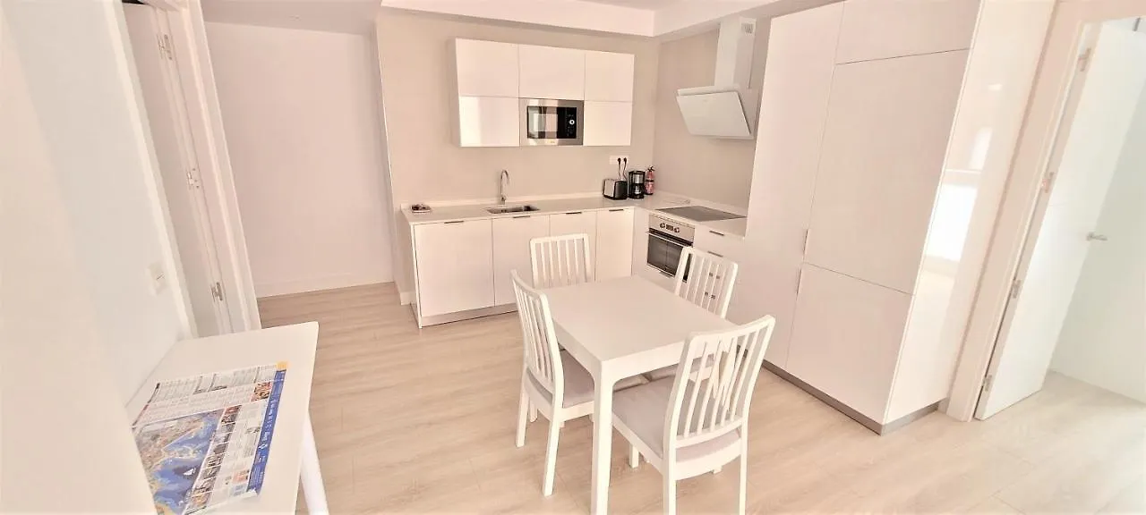 Διαμέρισμα Cozy White Home In Γκέτσο