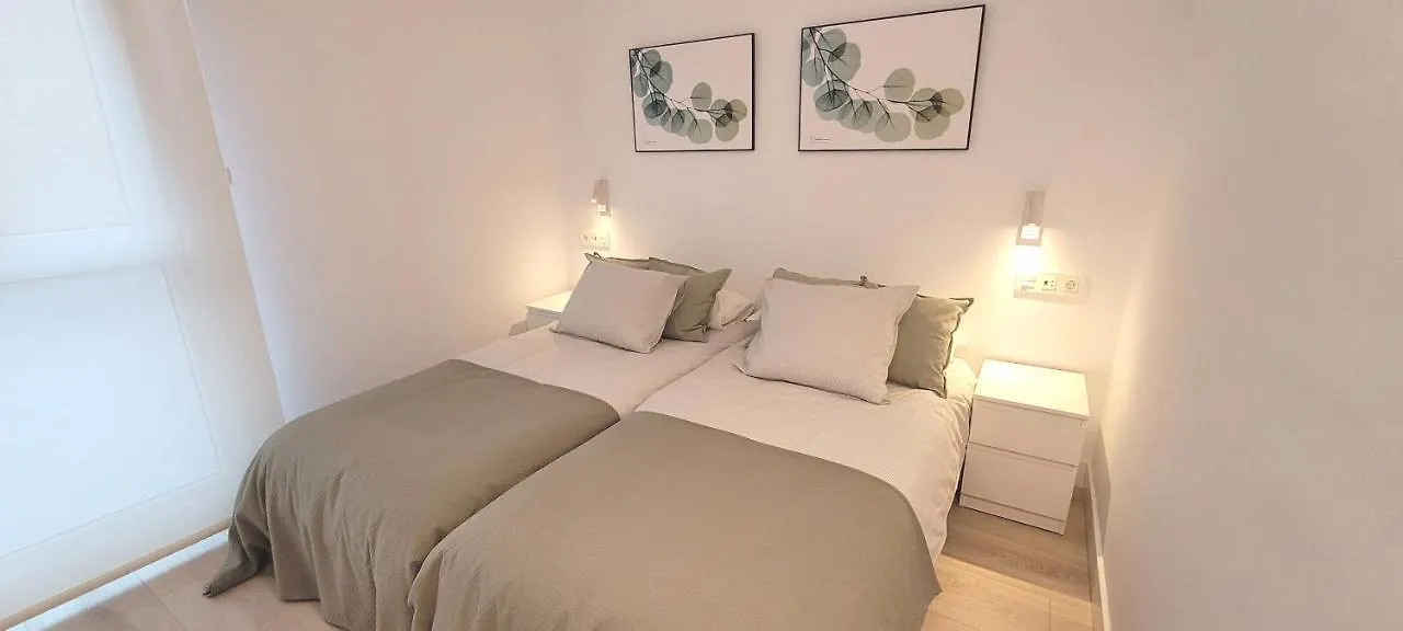 Cozy White Home In Γκέτσο Διαμέρισμα